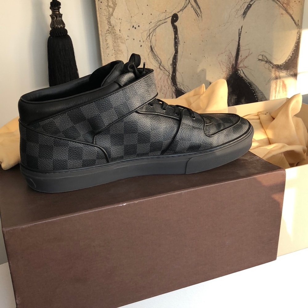 Men’s LV sneakers